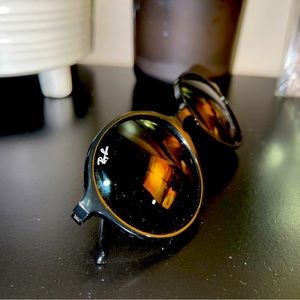 Black Ray-Ban Sunglasses